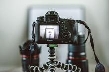 Blogging Vs. Vlogging—Which Earns You More Money? Vlogging